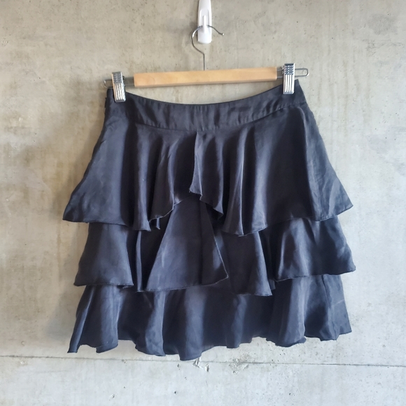 GUESS by Marciano / Ruffled black mini skirt / Size 0 - Picture 3 of 5